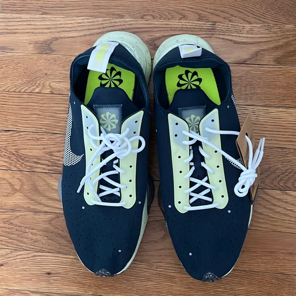 BNWT Nike Move To Zero running sneaker